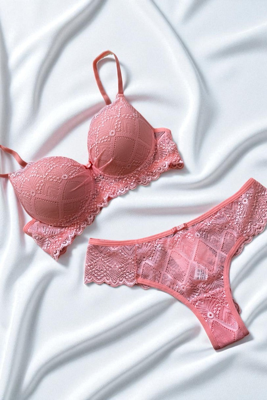 Conjunto em renda clássico